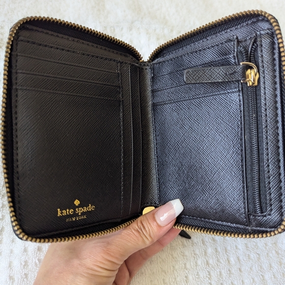 Kate Spade New York Wallet Black Darcy Darci Wilson Road Zip Around Billfold - Picture 8 of 15